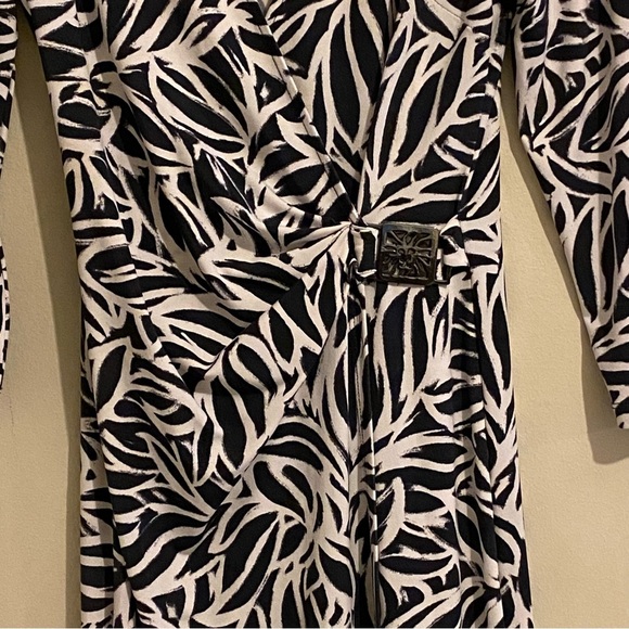 Anne Klein Multi Color Size 4 V-Neck Abstract Print Wrap Quarter Sleeve Dress - Picture 5 of 12